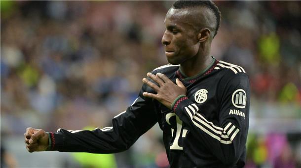 Geschafft: Nicolas Jackson jubelt nach seinem ersten Tor für den FC Bayern.