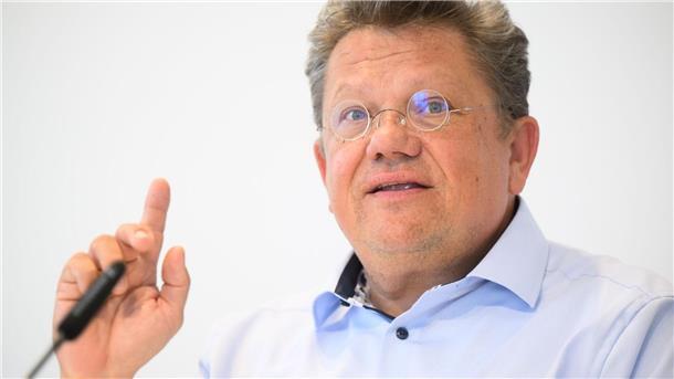 Viele Krankenhäuser in Niedersachsen in Existenznöten Gesundheitsminister Andreas Philippi hat das Abstimmungsverhalten Niedersachsens im Bundesrat bisher offen gelassen. (Archivbild)