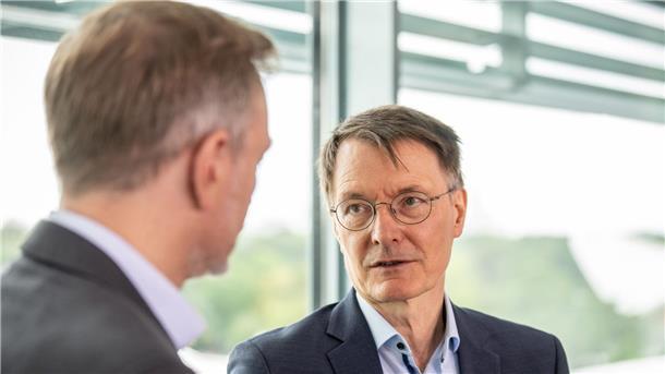 Lauterbach kündigt Konzept für Pflegereform an Gesundheitsminister Karl Lauterbach (SPD) plant eine weitere Pflegereform.