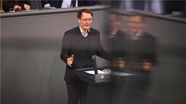 Gesundheitsminister Karl Lauterbach (SPD) will die E-Patientenakten voranbringen.