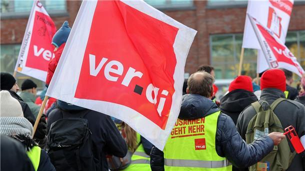 Arbeitgeberverband kritisiert Warnstreikaufruf als überzogen Gewerkschaften rufen zu Warnstreiks auf - der Arbeitgeberverband kritisiert die Arbeitsniederlegungen.