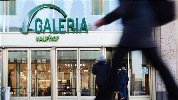 Zwei alte Bekannte greifen nach Galeria Karstadt Kaufhof Gibt es eine Zukunft für die insolvente Warenhauskette Galeria Karstadt Kaufhof?