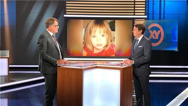 Gibt es endlich Klarheit im Fall der verschwundenen Maddie? Christian Hoppe (l) vom Bundeskriminalamt und TV-Moderator Rudi Cerne berichten über wichtige neue Erkenntnisse.