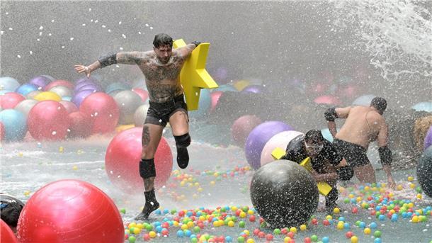Blanke Nerven vor dem Dschungel-Finale Gigi Birofio (l-r), Lucas Cordalis und Cosimo Citiolo treten in der Dschungelprüfung „Creek der Sterne“ an.