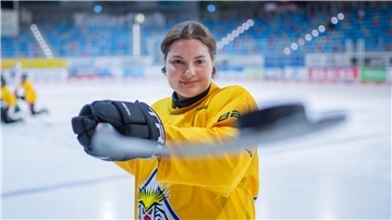 Gina Korch (18) spielt im DNL-Team des REV Bremerhaven.