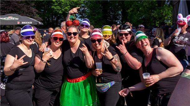 (Mit großer Bildergalerie) Harte Riffs und heiße Stimmung beim Rock House Festival (Mit großer Bildergalerie) Harte Riffs und heiße Stimmung beim Rock House Festival