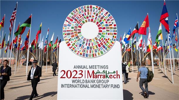 Gipfeltreffen in Marokko: Bei ihrer Jahrestagung in Marrakesch gaben die Anteilseigner der Entwicklungsbank ein neues Leitbild.