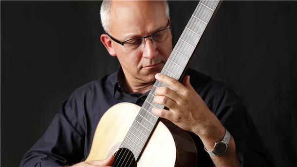 Gitarrist Oliver Fartach-Naini