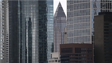 Gleich vier Gebäude in Frankfurt am Main haben eine eigenen Postleitzahl - darunter der Messeturm.