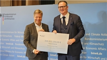Zwei Männer, Minister Robert Habeck und Glencore-Geschäftsführer Thomas Hüser 