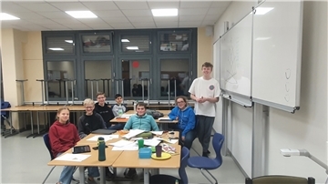 Glückliche Gesichter bei der Langen Nacht der Mathematik am Nordenhamer Gymnasium.