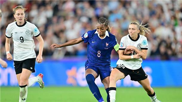 Neuer Club: Deal für Star-Fußballerin Geyoro kein Weltrekord Grace Geyoro (M) wechselt nach England. (Archivbild)