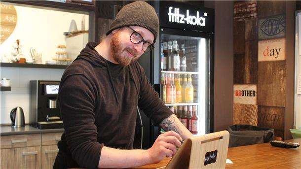 Gregor Lewicki vom Bremerhavener Restaurant Motato hofft, dass die von der Politik versprochenen Überbrückungshilfen nun schnell fließen.