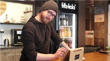Gregor Lewicki vom Bremerhavener Restaurant Motato hofft, dass die von der Politik versprochenen Überbrückungshilfen nun schnell fließen.