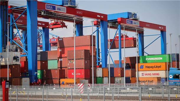 „Frühlingserwachen beim Export bleibt aus“ Größter Einzelmarkt für Waren „Made in Germany“ waren mit 12,7 Milliarden Euro auch im Mai 2023 die USA.