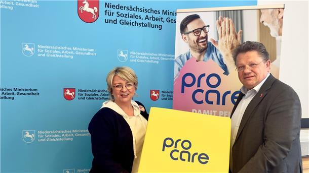 Zukunft der Pflege: Fachmesse mit neuen Lösungen Grosch (links) hofft auf 5.000 Besucherinnen und Besucher.