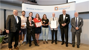 Große Freude bei den Preisträgern aus Bremerhaven, die mit dem NordwestAward ausgezeichnet worden sind.