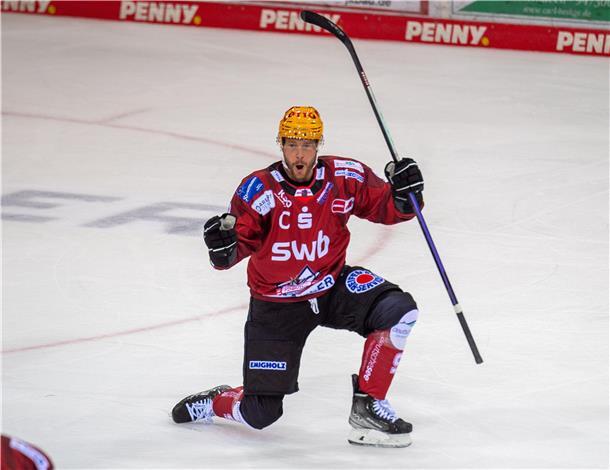 Große Freude bei Jan Urbas über sein Tor zum 3:0.
