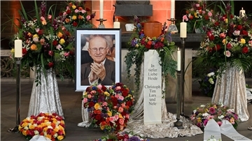 Große Trauerfeier für Willi Lemke im Bremer Dom