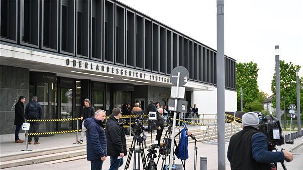„Reichsbürger“-Prozess gestartet Großes Medieninteresse: „Eines der größten Staatsschutzverfahren in der Geschichte der Bundesrepublik“.