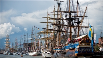 Großwild für die Foto-Jäger: Die Maritimen Tage trumpfen auf mit schönen Schiffen.