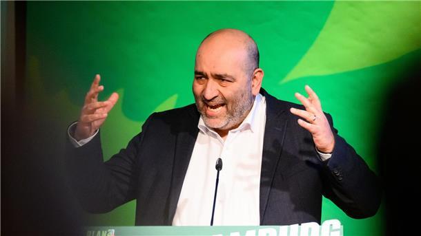 Nouripour kritisiert FDP - mehr Klimaschutz im Verkehr Grünen-Chef Omid Nouripour kritisiert die Koalitionspartner FDP und SPD.