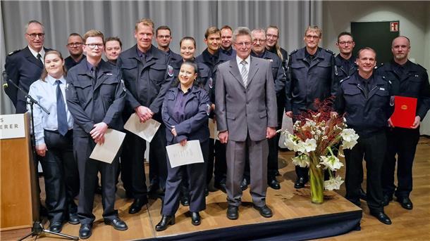 Beförderte und Jubilare der Freiwilligen Feuerwehren Lehe, Weddewarden und Wulsdorf