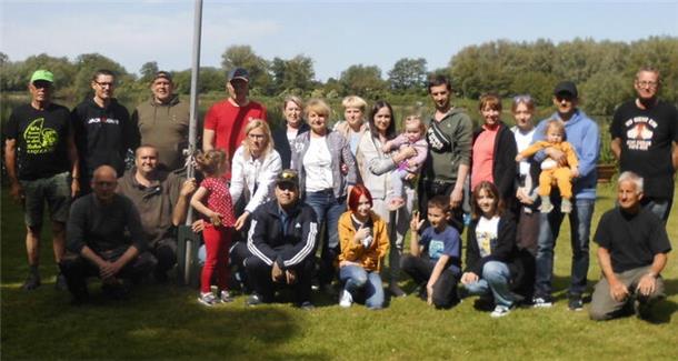 Gruppenfoto am Inselsee: Für alle Teilnehmerinnen und Teilnehmer war es eine schöne Veranstaltung.