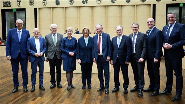 Gruppenfoto im Bundesrat für den bald aus dem Amt scheidenden niedersächsischen Ministerpräsidenten.