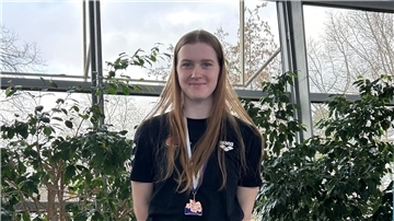 GTV-Schwimmerin Mayra Mahnken holte bei den Norddeutschen Meisterschaften in der Disziplin 1500 m Freistil die Bronzemedaille.