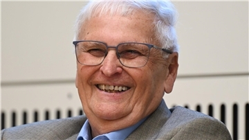 Gut gelaunt vor Gericht: Theo Zwanziger