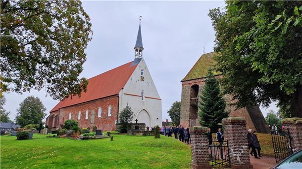 Gut vier Jahre ist das Feuer her. Nach einer aufwendigen Renovierung konnte die Golzwarder Kirche nun wiedereingeweiht werden.