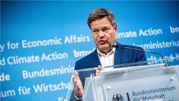 Habeck rechnet mit Atomkraft-Weiterbetrieb bis April 2023 Habeck hatte Anfang September den Plan für eine sogenannte Einsatzreserve der beiden Atomkraftwerke in Bayern und Baden-Württemberg angekündigt.