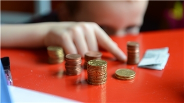 Haben Familien nur wenig Geld, müssen sie genau aufpassen, für was sie es ausgeben können.