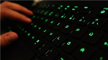 Hacker am Werk: „Es ist kein Schaden entstanden, außer dass die Webseiten zeitweise nicht erreichbar waren“ (Symbolbild).
