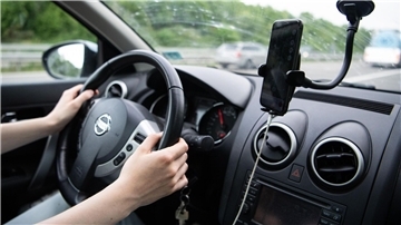 Hält das Netz - oder nicht? Auf deutschen Autobahnen bislang eine berechtigte Frage.