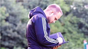 Hagens Trainer Tjark Seidenberg weiß noch nicht, ob am Sonntag gespielt wird.