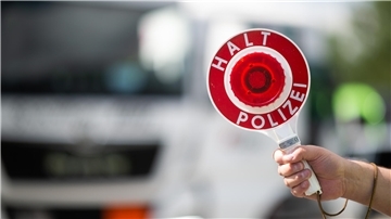 „Halt, Polizei“ hieß es am Freitag für Taxen und Mietwagen. 