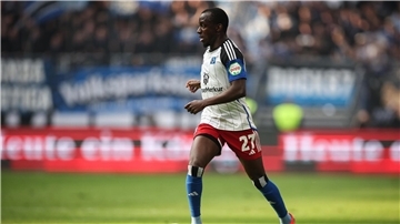 Hamburgs Jean-Luc Dompé traf beim Testspielsieg in Lübeck dreifach.