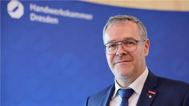 Talfahrt am Bau: Handwerkspräsident fordert Krisenrunde Handwerkspräsident Jörg Dittrich fordert einen Krisengipfel.