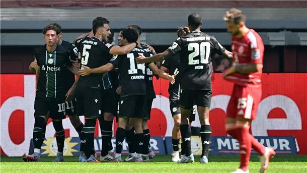 Hannover 96 jubelt über das Tor gegen Fortuna Düsseldorf. 