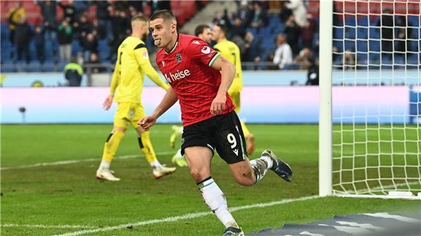 Hannover beendet Negativserie mit 3:2 gegen Ulm Hannovers Nicolo Tresoldi traf zum 2:2-Ausgleich.