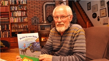 Hans Meinen setzt sich als Plattdeutsch-Beauftragter des Landkreises Wesermarsch dafür ein, dass die plattdeutsche Sprache zwischen Weser und Jade eine Zukunft hat. "Bello ist een Held" ist ein plattdeutsches Kinderbuch, an dem er mitgeschrieben hat.