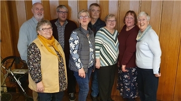 Hans-Peter Grimm (von links), Marion Grimm, Rolf Lankenau, Ute Schnackenberg, Johannes Bohling, Marlies Giese, Jutta Hagedorn, Ulrike Stauch.