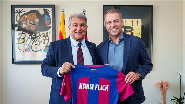 Hansi Flick mit „Leidenschaft und Hingabe“ bei Barça Hansi Flick fühlt sich bei den Katalanen sehr wohl.
