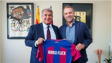 Hansi Flick fühlt sich bei den Katalanen sehr wohl.