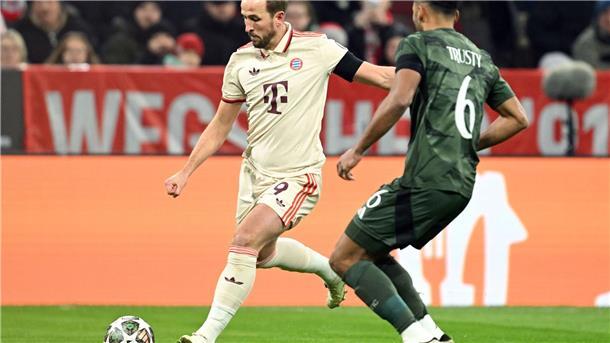 Kane muss wegen Einblutung in der Wade pausieren Harry Kane (l) beim Schuss. Zur Halbzeit musste er gegen Celtic mit Wadenproblemen raus.
