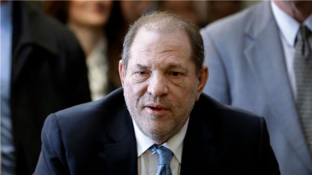 Prozess gegen Harvey Weinstein - viel Drama zum Auftakt Harvey Weinstein wurde bereits 2020 zu 23 Jahren Haft verurteilt.