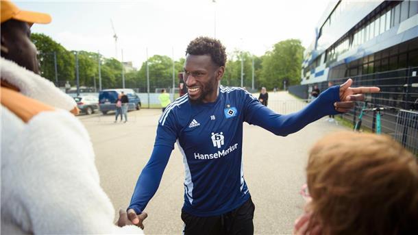 HSV-Profi Jatta: Hochzeit auf 5000 Kilometer Entfernung Hat auf ungewöhnliche Weise geheiratet: Bakery Jatta
