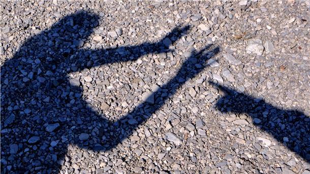 Hat ein Polizist im Zuge einer Festnahme in Stotel einen Mann mutwillig und im strafbaren Maße verletzt? Diese Frage wurde nun vor dem Amtsgericht Geestland geklärt.